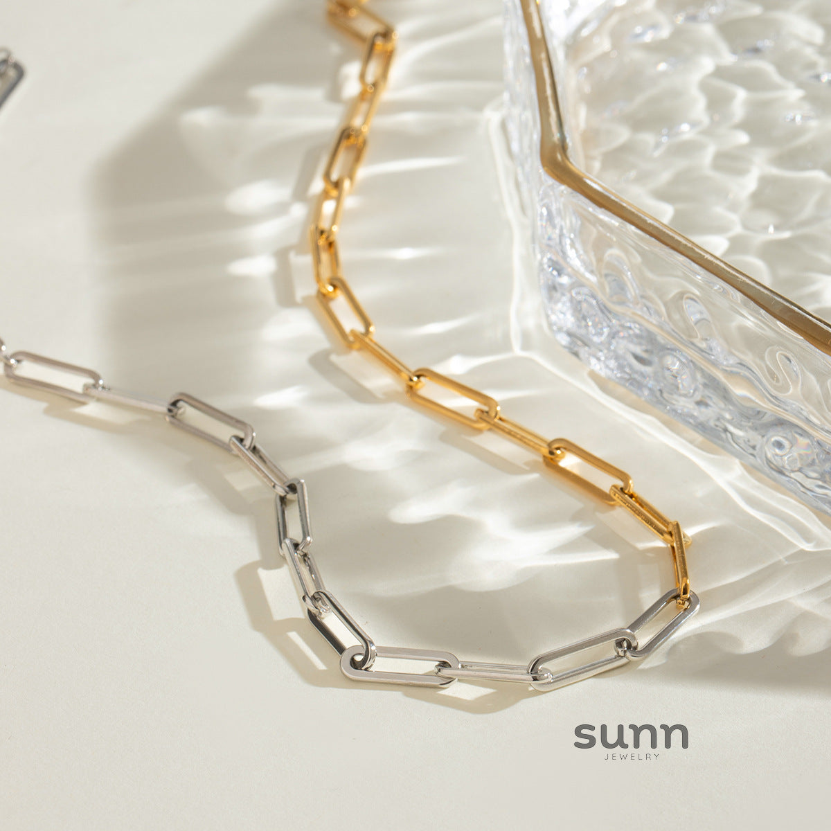 Jonah Geometric Bar Necklace [4JYGVC6T]