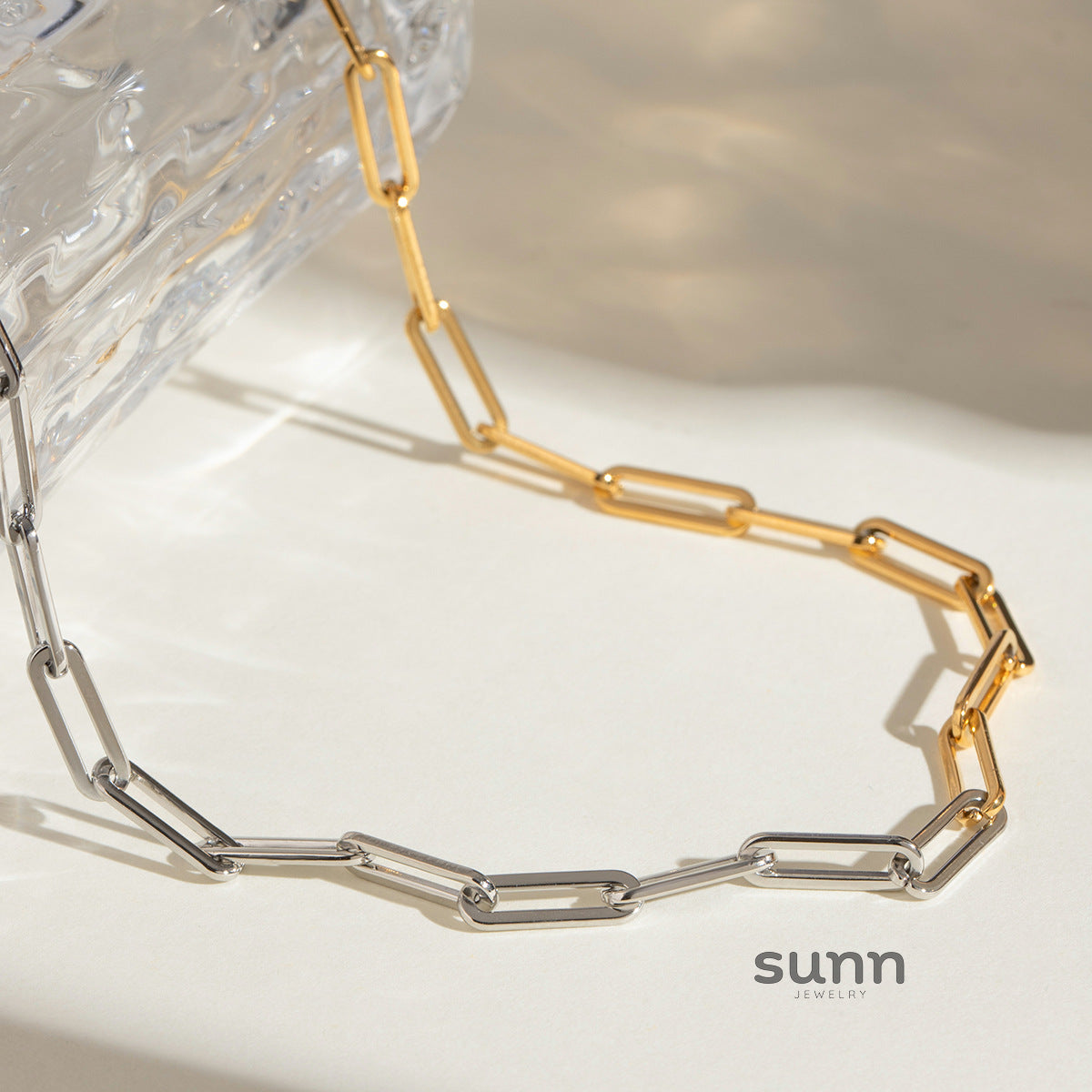 Jonah Geometric Bar Necklace [PYETFY5W]