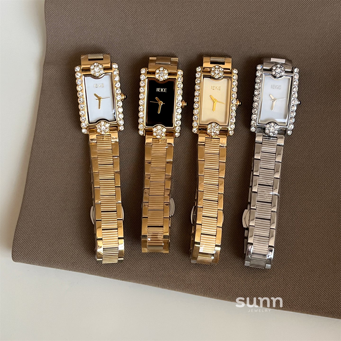 Jordyn Camellia Diamond Watch [W6M7WOSY]