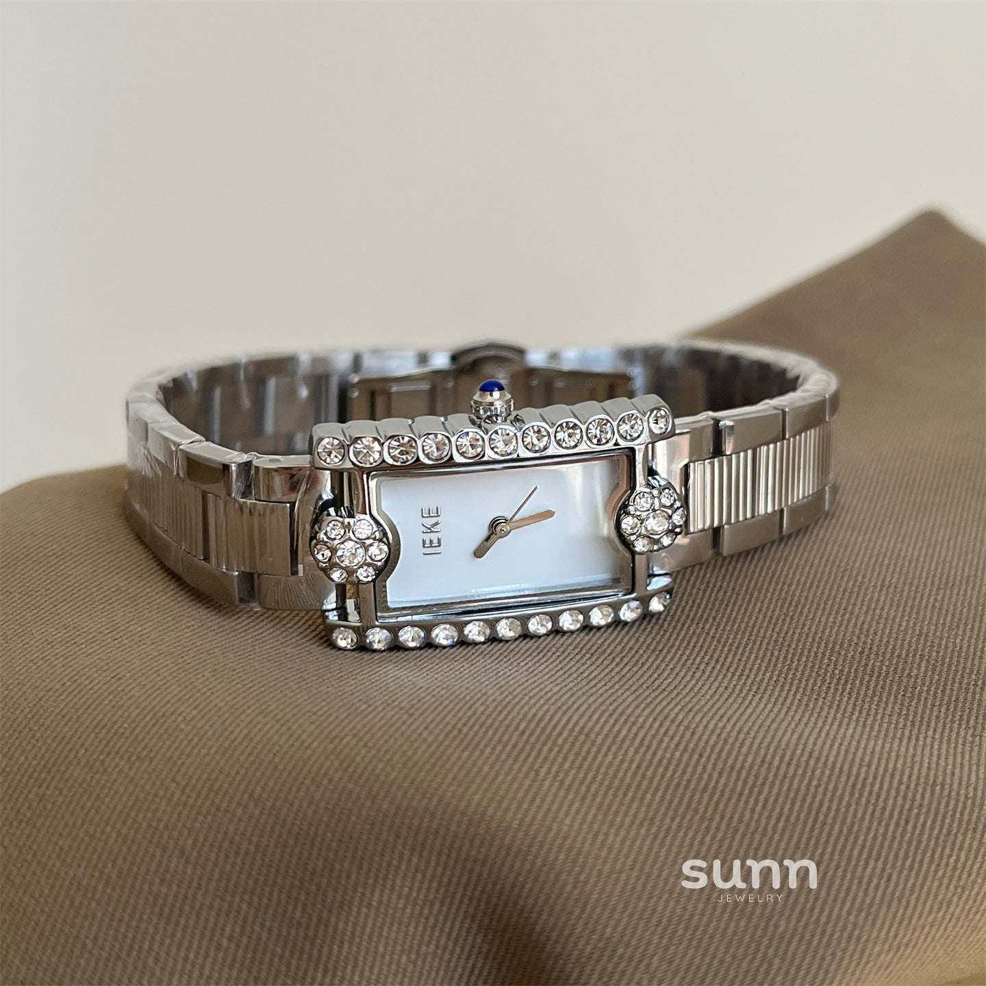Jordyn Camellia Diamond Watch [3MUMT9VP]