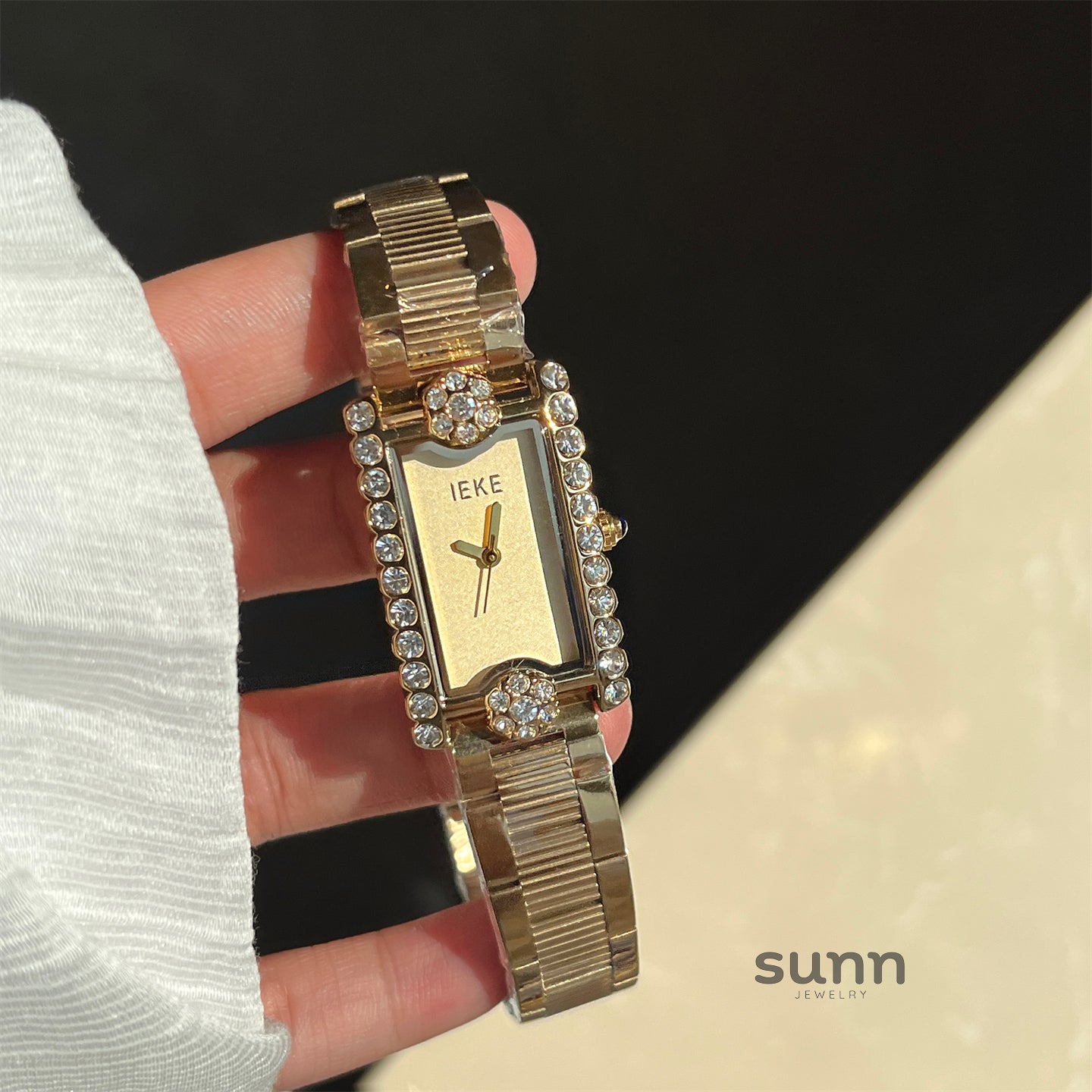 Jordyn Camellia Diamond Watch [YN92N9IZ]