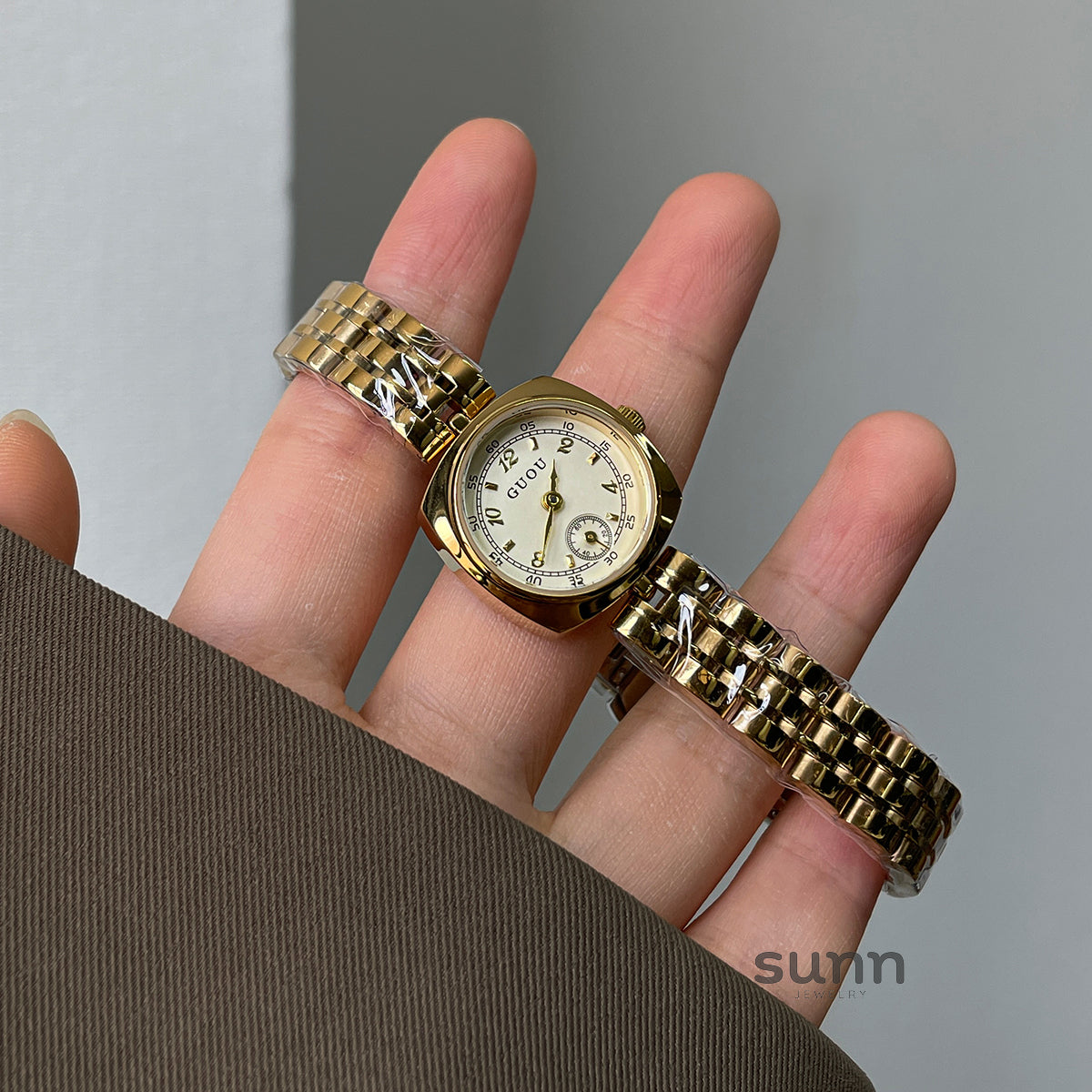 Josalyn Petite Gold Watch [CU0R9VYL]