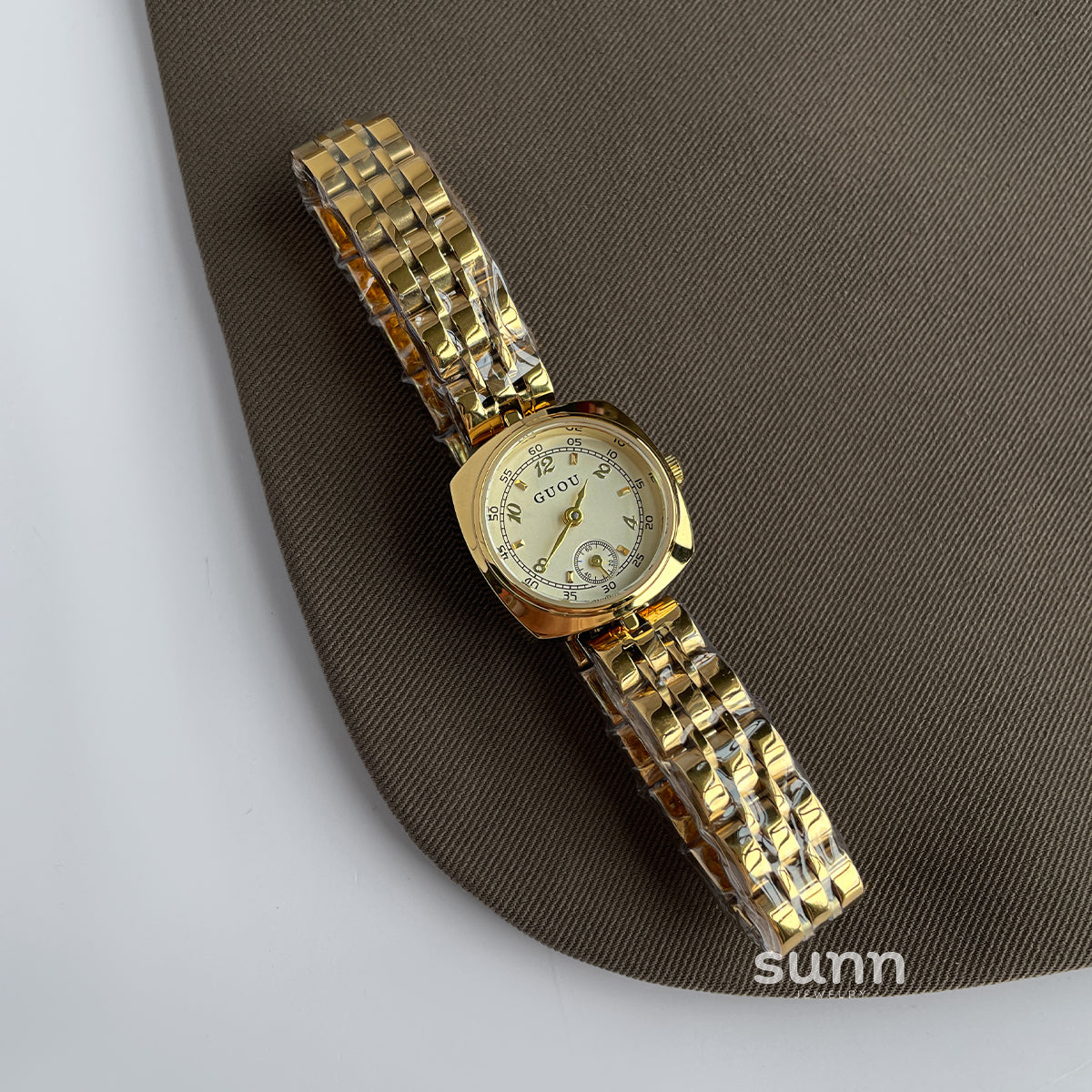 Josalyn Petite Gold Watch [R2HK1AAX]