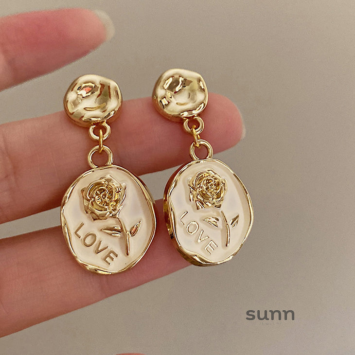 Joseline Embossed Rose Earrings [4OTVTZEL]