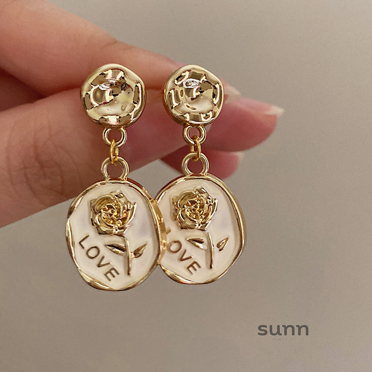 Joseline Embossed Rose Earrings [0RH0DG5K]