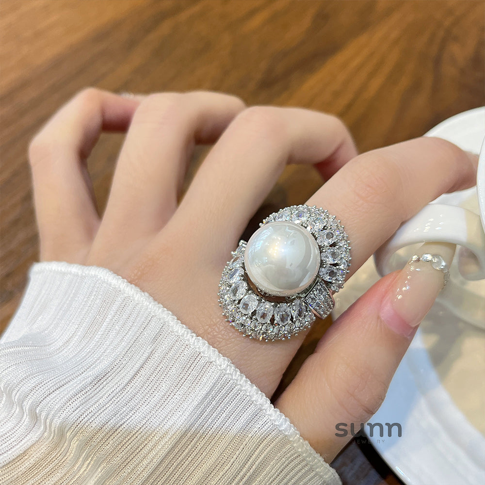 Josephina Pearl Statement Ring [FXJ0DXJC]