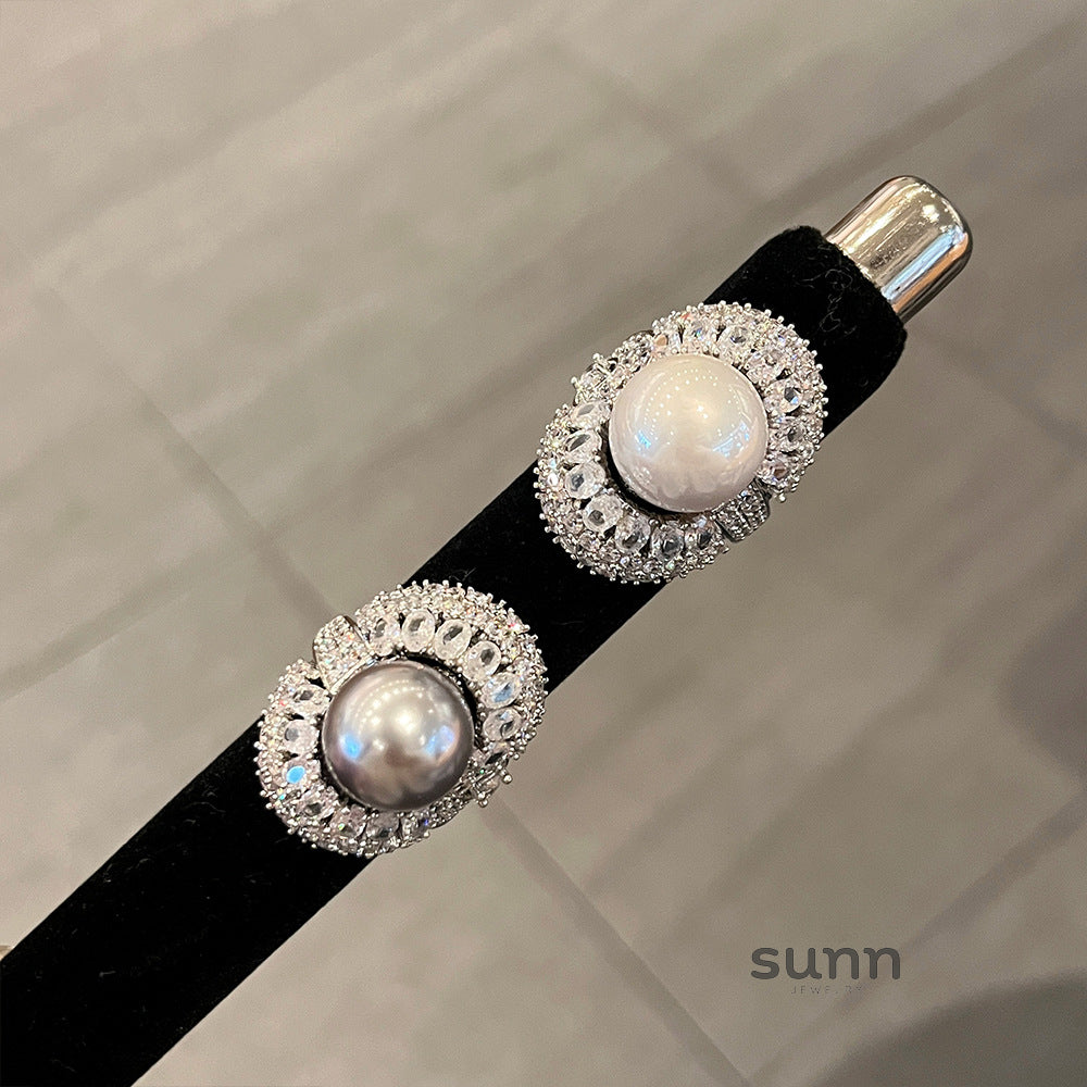 Josephina Pearl Statement Ring [N1PTTQMS]