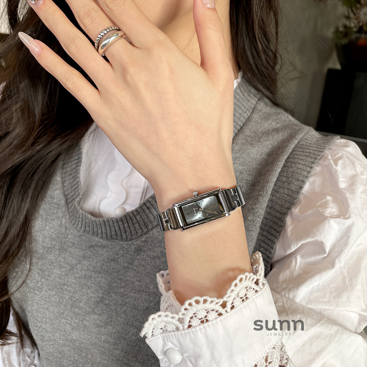 Josette Rectangular Bracelet Watch [8AVGACFO]
