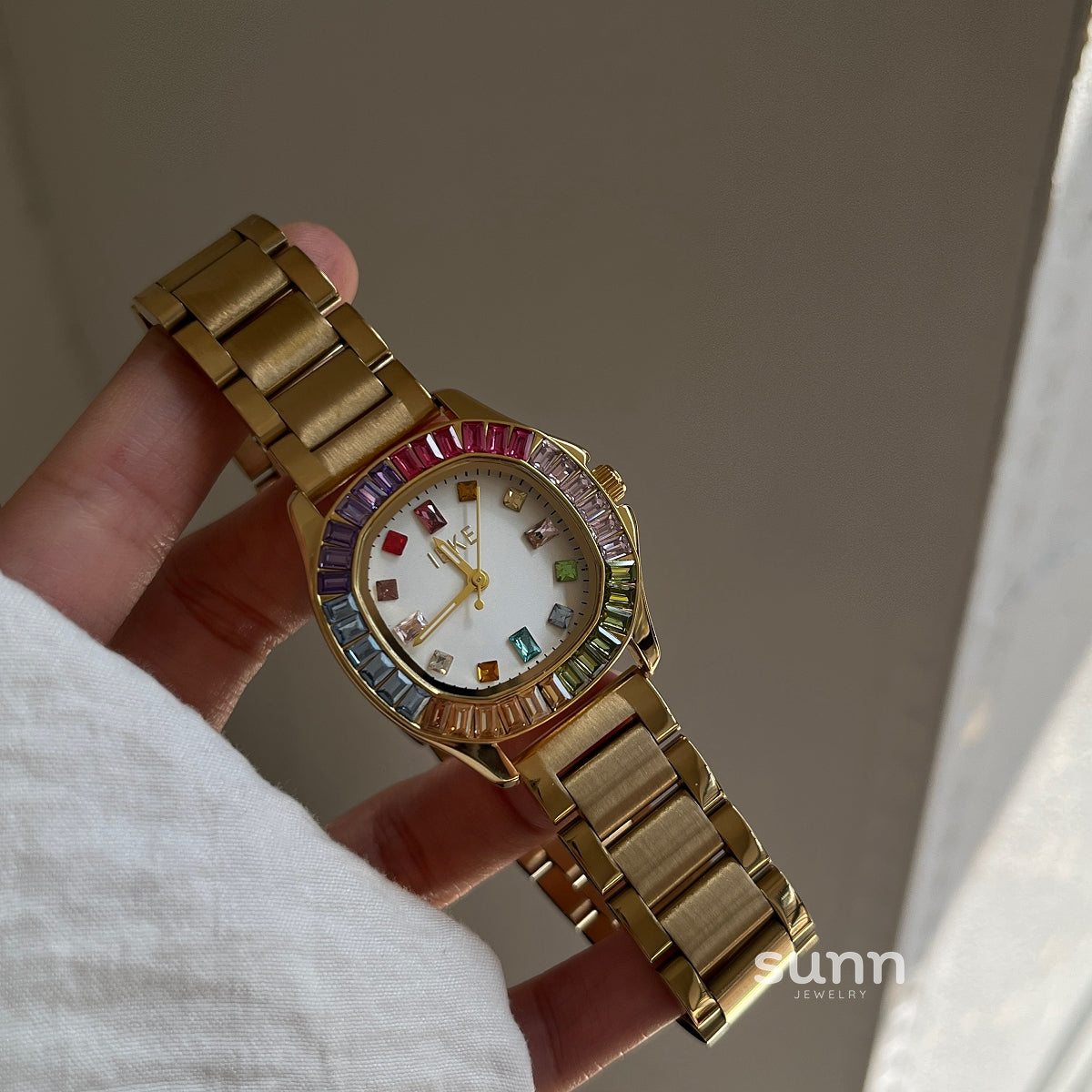 Josey Elegant Crystal Watch [Z9V408KD]