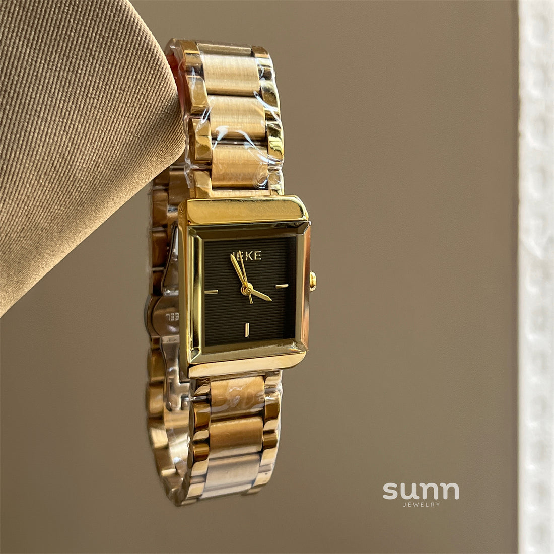 Joshlynn Elegant Square Watch [87RBKLYL]