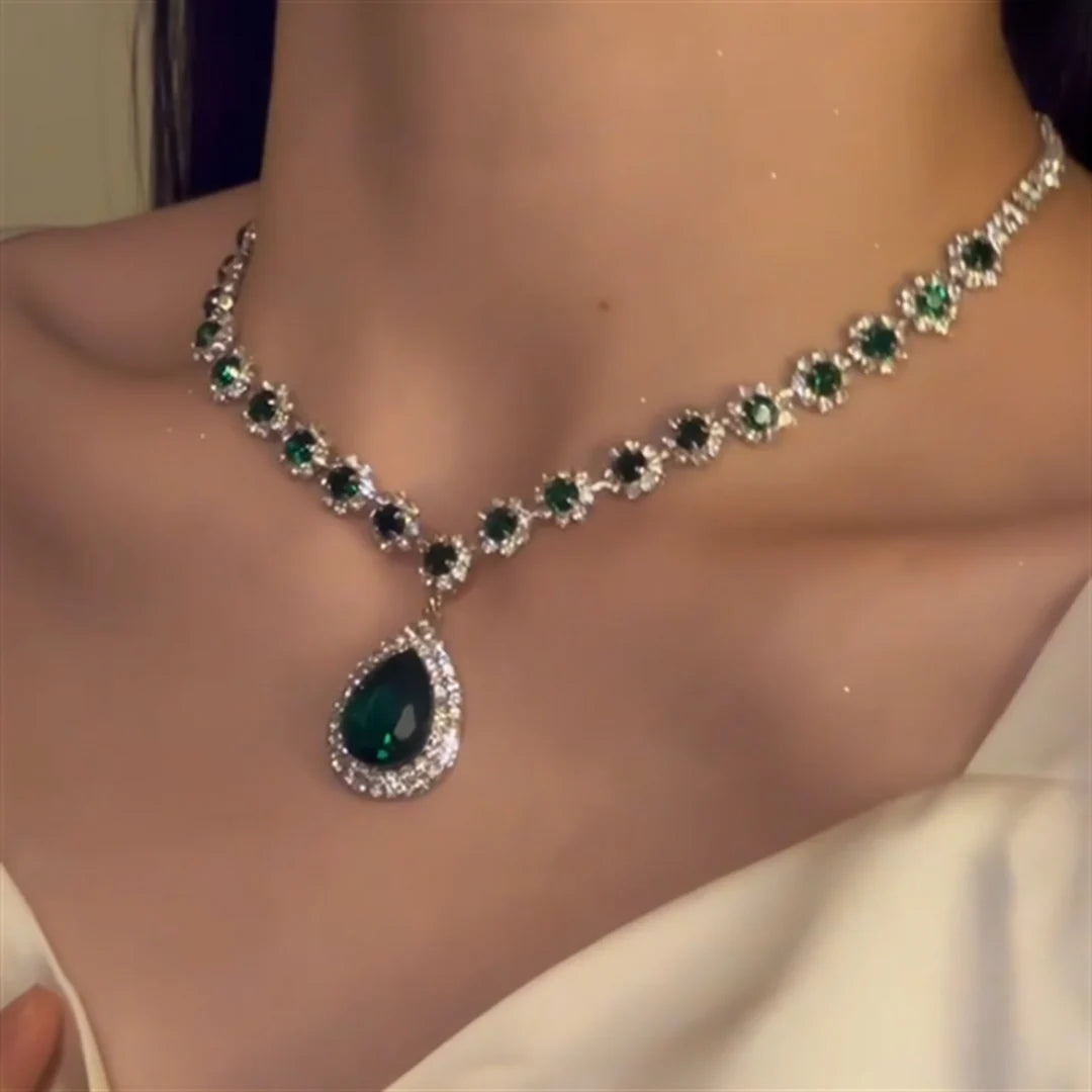 Joud Emerald Teardrop Set
