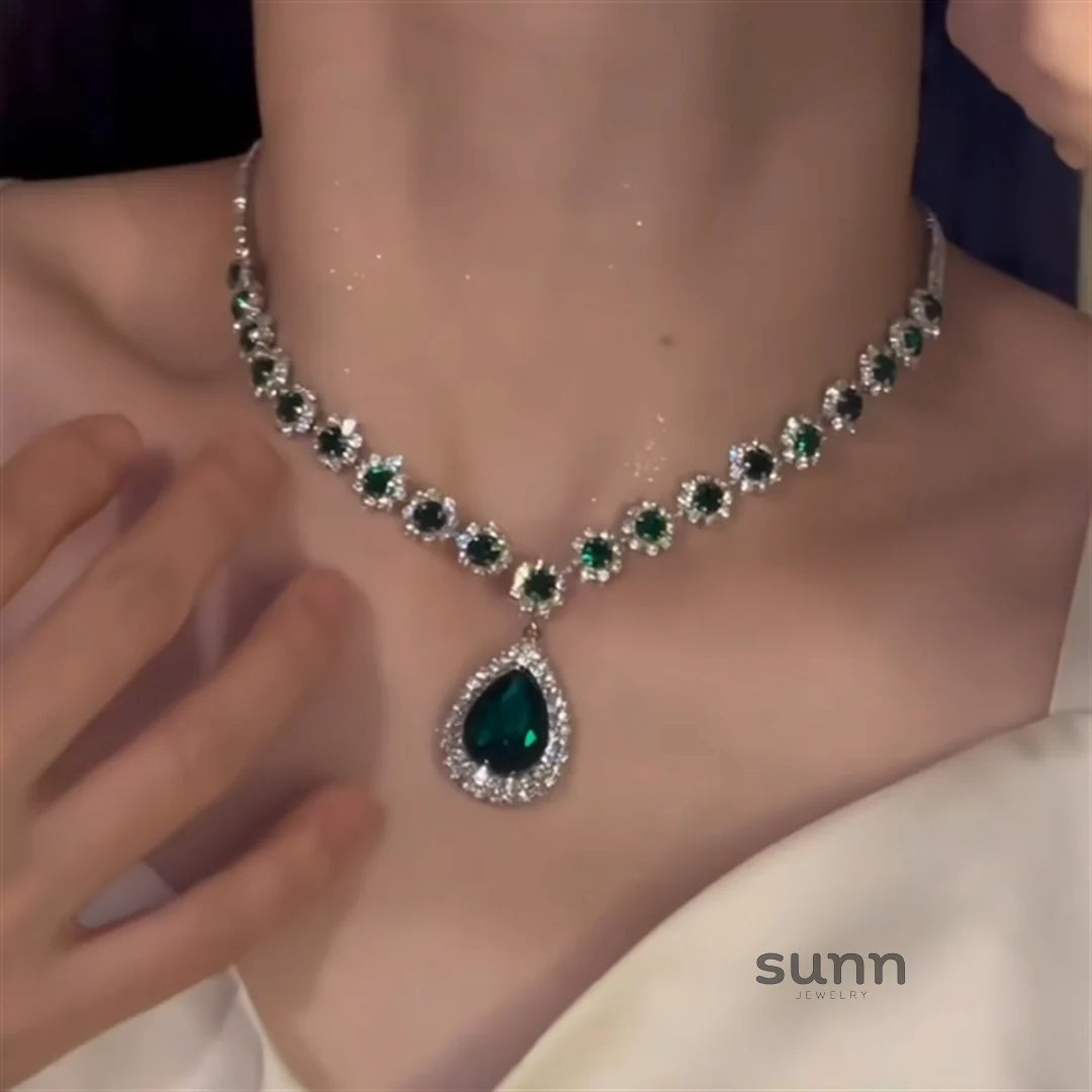 Joud Emerald Teardrop Set