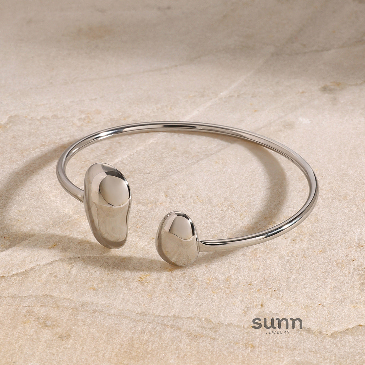 Journey Gold Water Drop Bangle [455IKHSM]