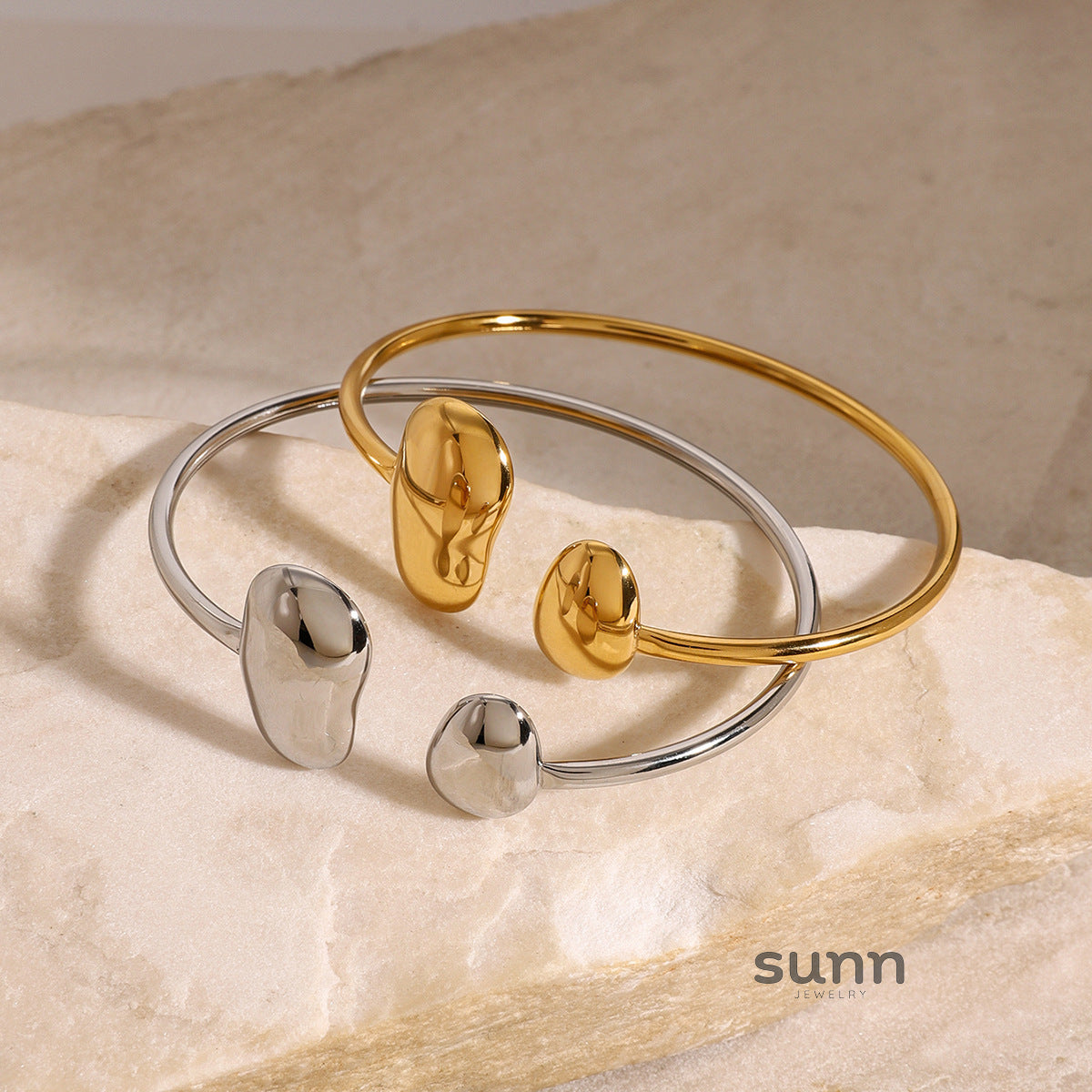 Journey Gold Water Drop Bangle [7E020TSJ]