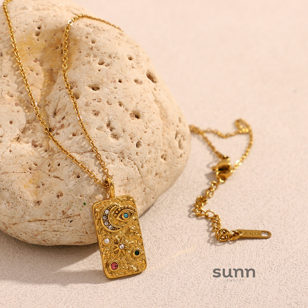 Journie Celestial Charm Necklace [UNVHO3TZ]