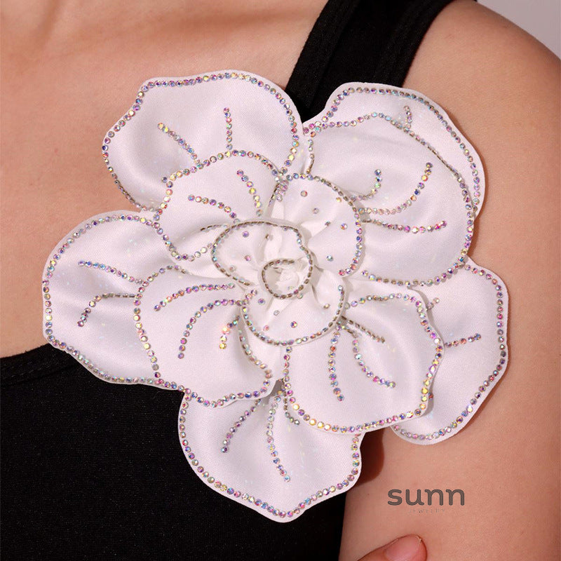 Jovanna Embellished Floral Brooch [U5SNASPA]