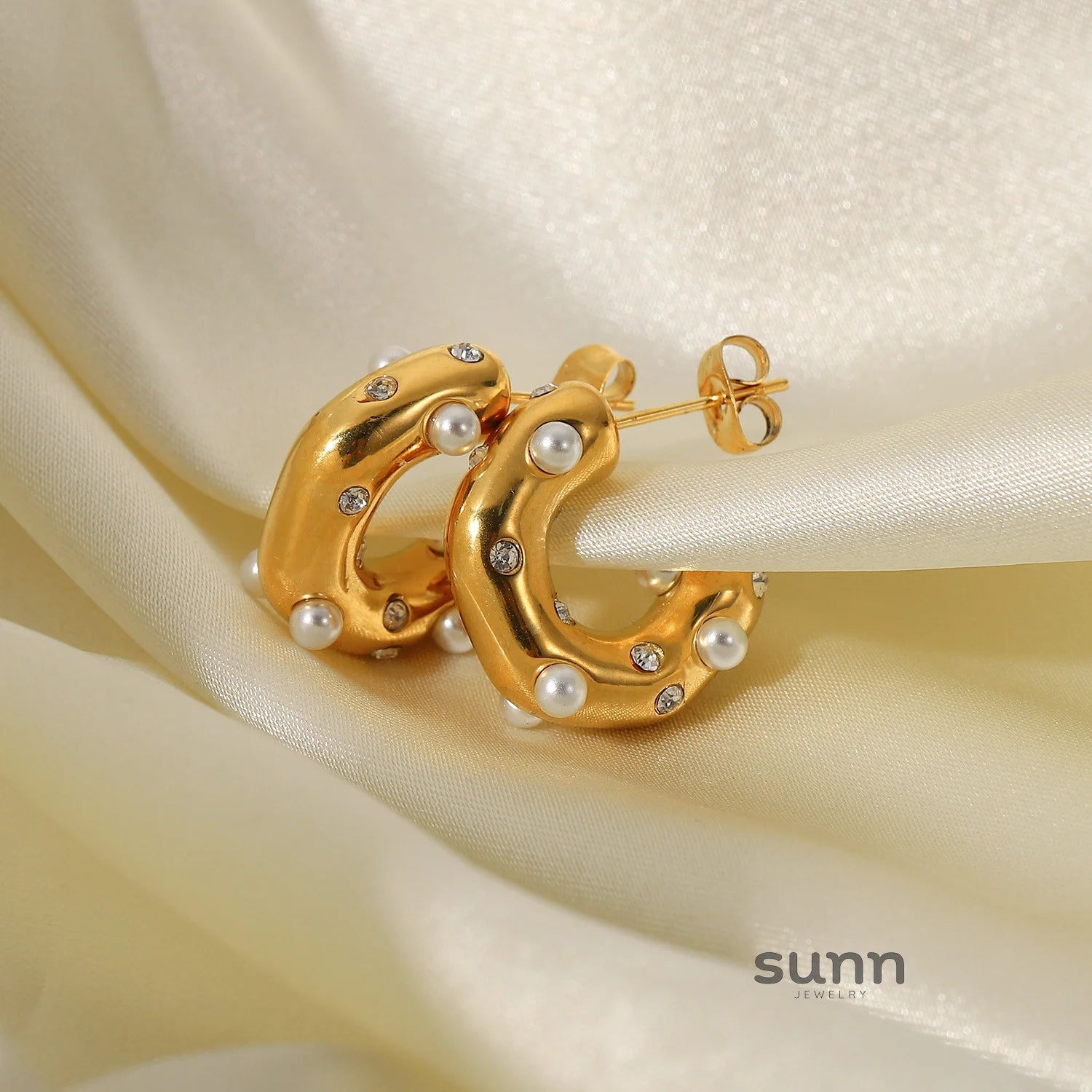 Joyce Hammered Pearl Hoops
