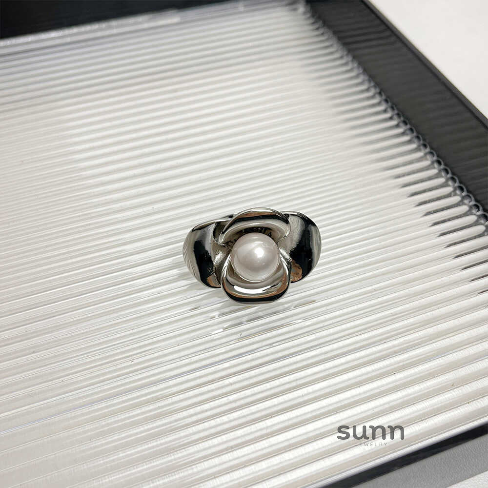 Julie Star Pearl Ring [JF8MUYZ4]