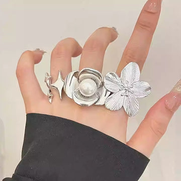Julie Star Pearl Ring [LJAUTZX8]