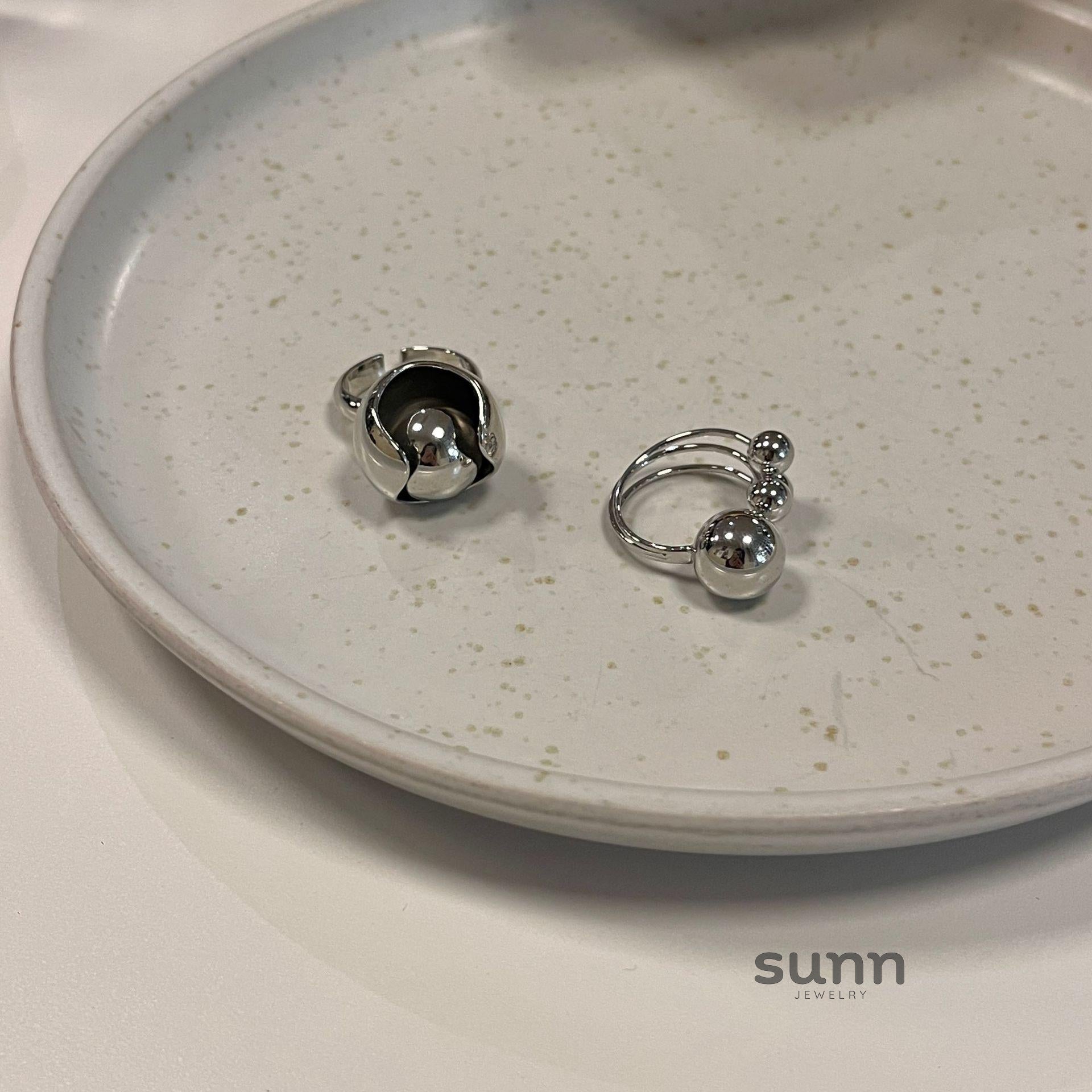 Julieann Metal Orb Ring [HSKZQTR1]