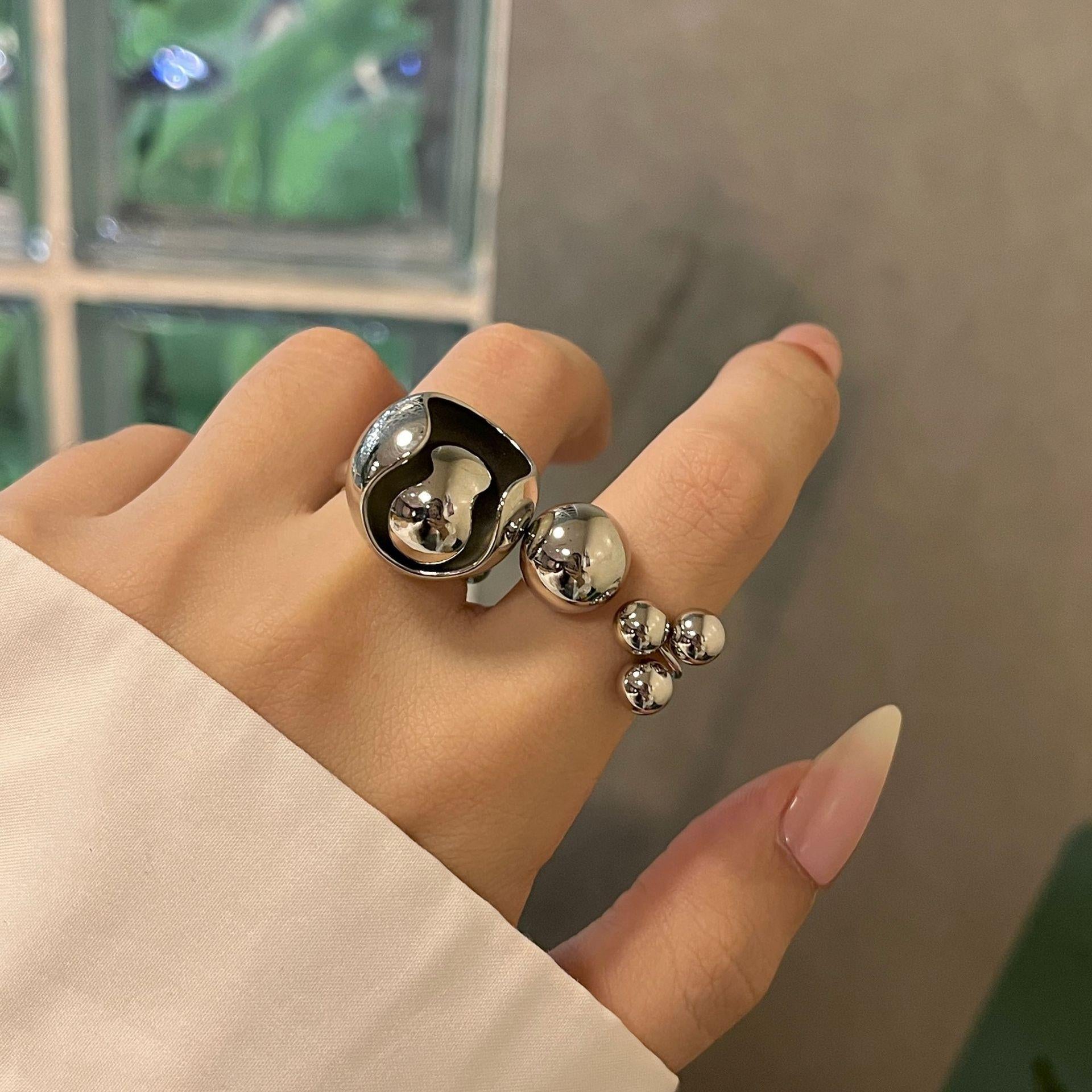 Julieann Metal Orb Ring [C77X93IC]