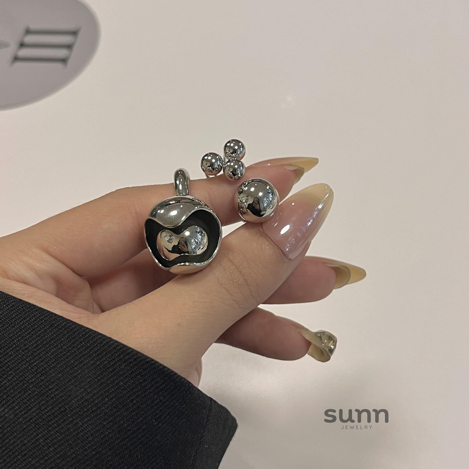 Julieann Metal Orb Ring [SCS5YTGU]