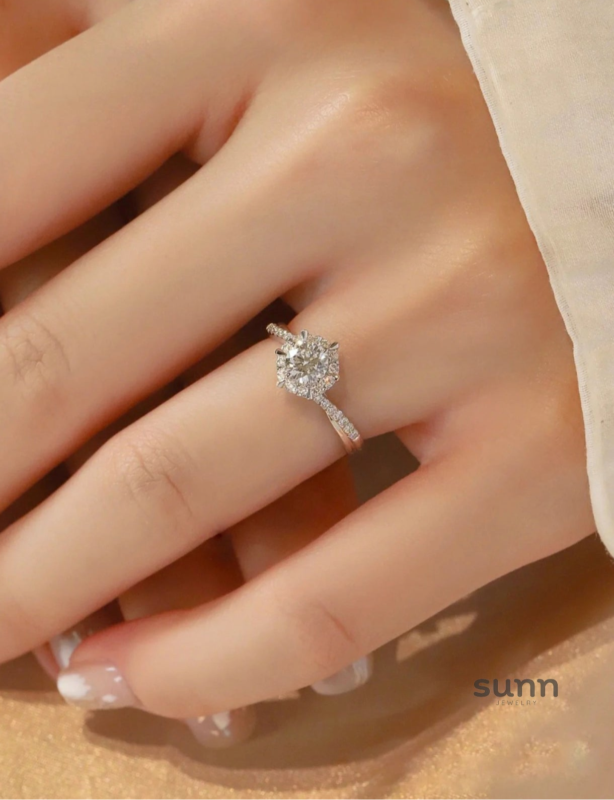 Julienne Star Twisted Ring [E1B567D1]