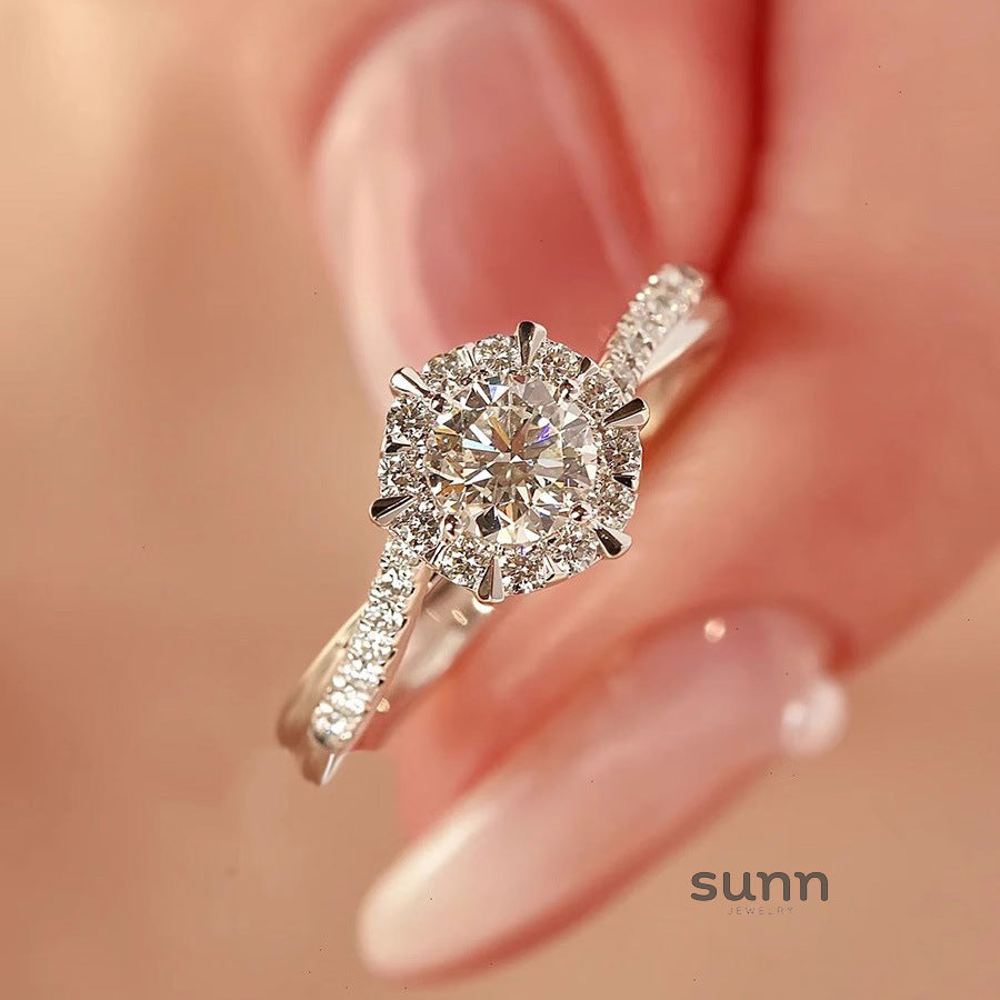 Julienne Star Twisted Ring [DCNT4A5F]