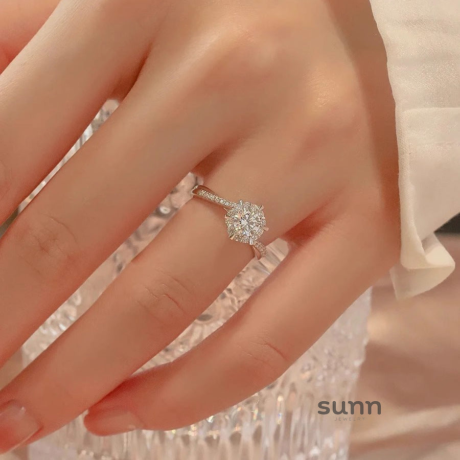 Julienne Star Twisted Ring [MB00LJR8]