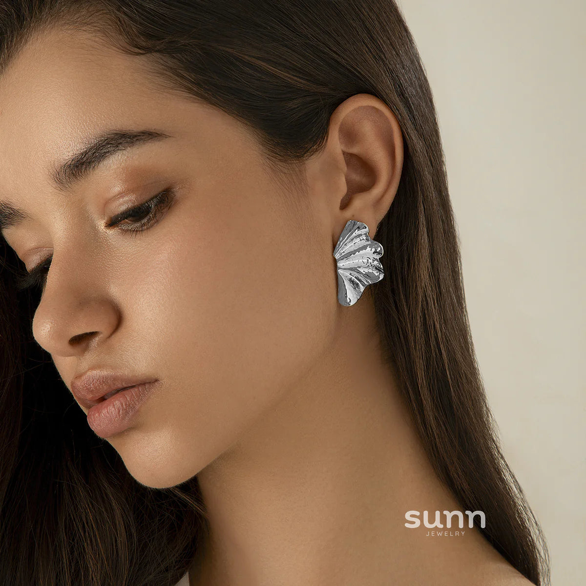 Julieta Delicate Leaf Studs