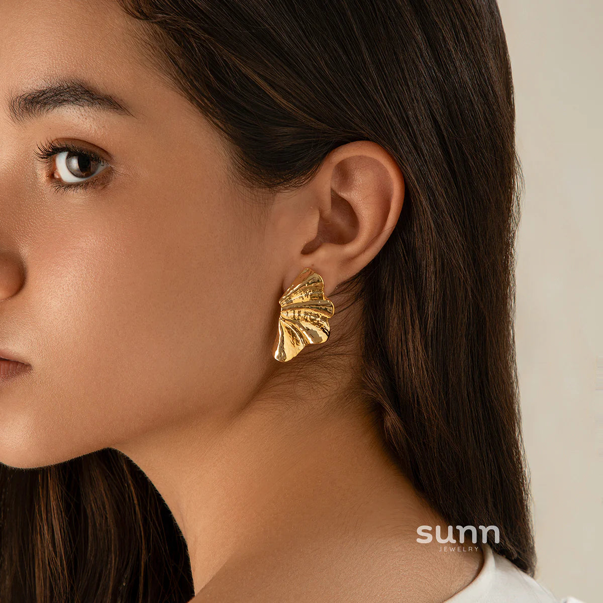 Julieta Delicate Leaf Studs