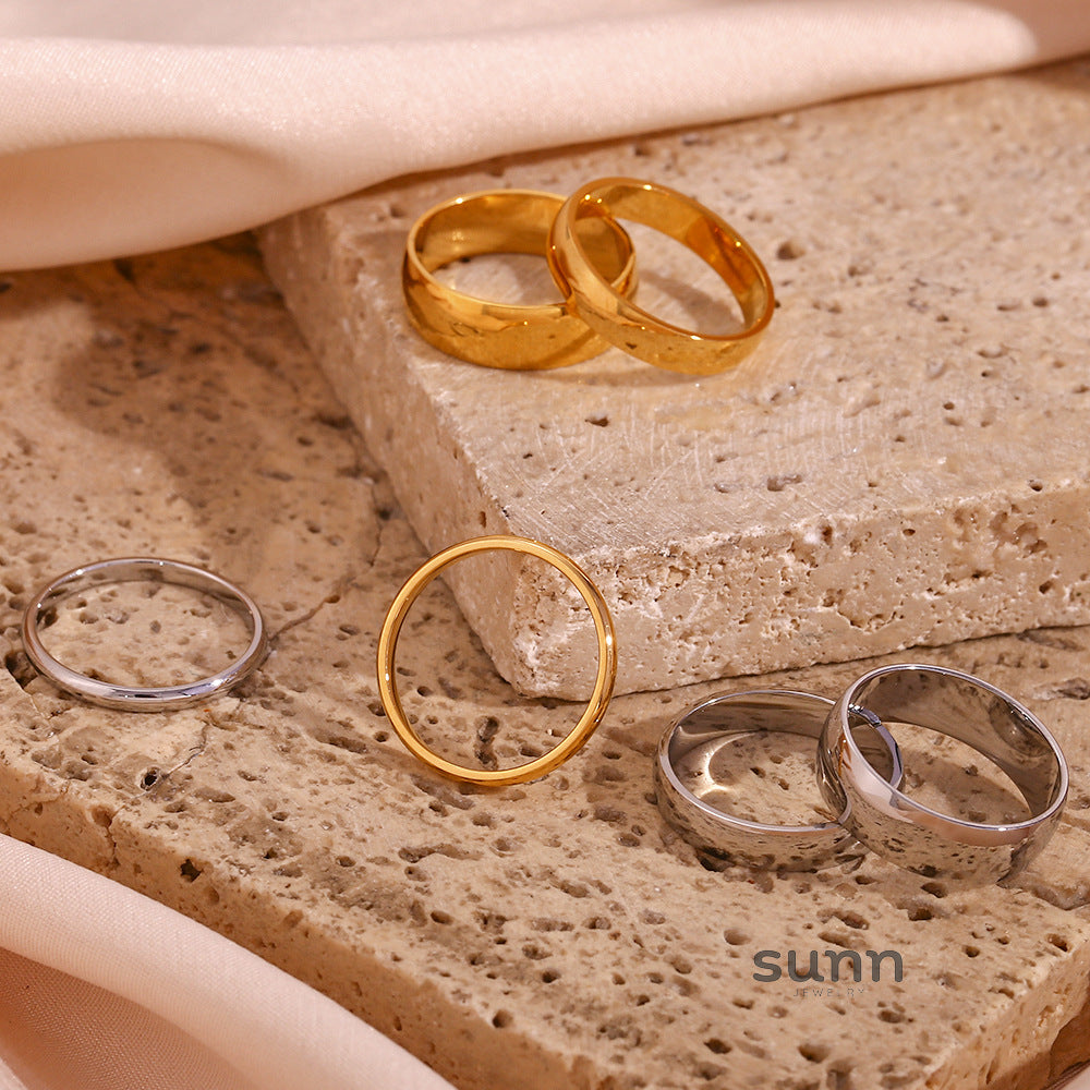 Jumana Sleek Band Ring [FXV6FY3G]