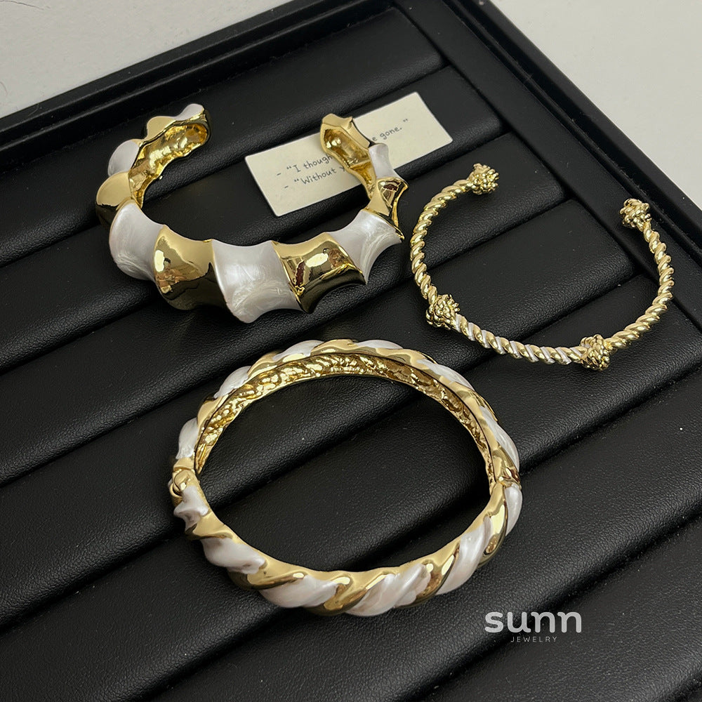 Juniper Vintage Enamel Cuff [A29UEZS6]