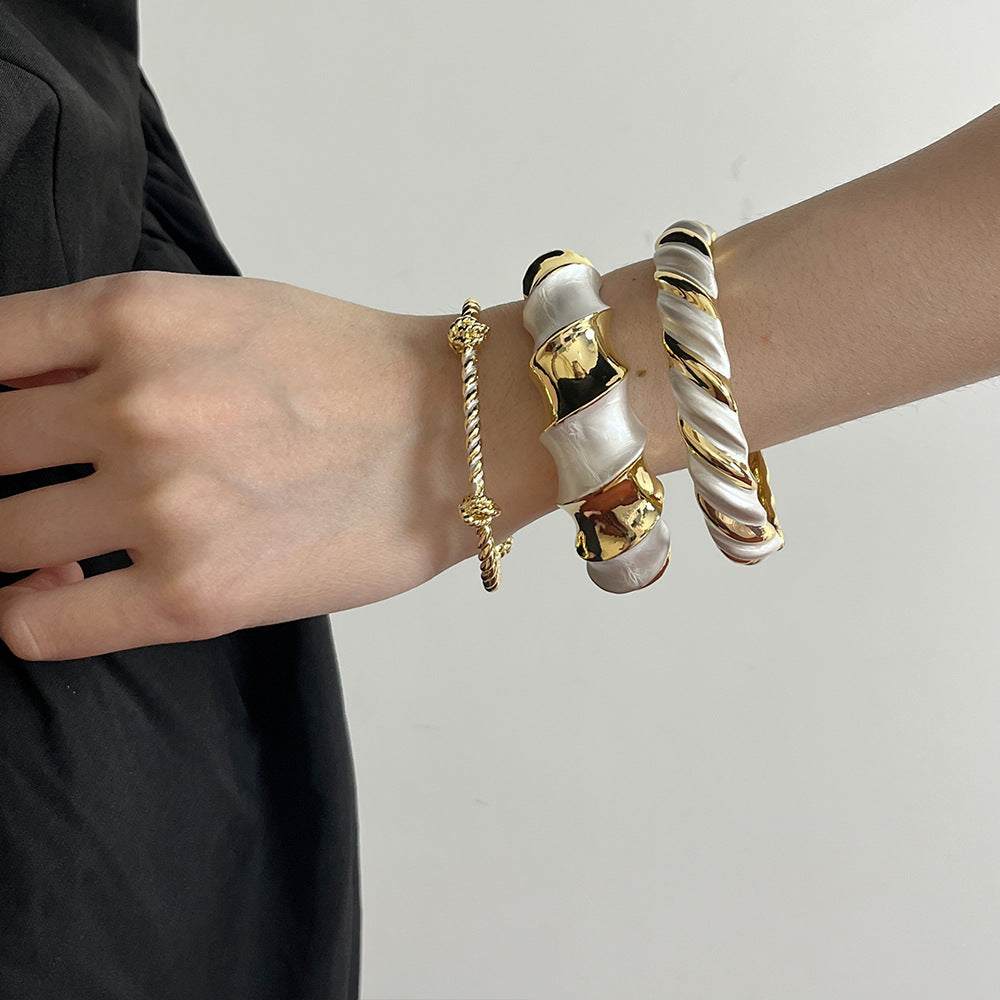 Juniper Vintage Enamel Cuff [ALJOG1P1]