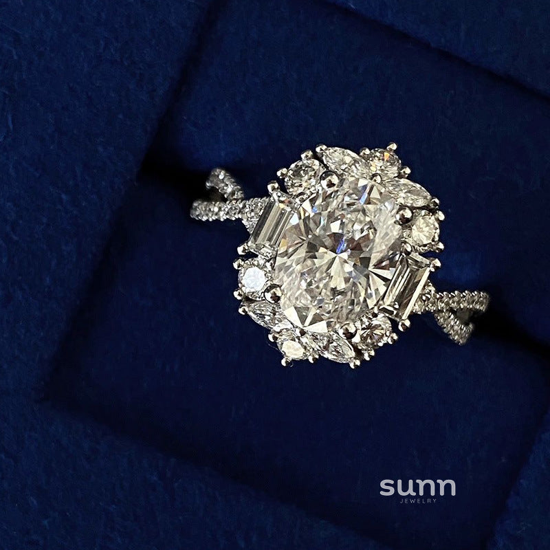 Kaavya Radiant Oval Ring [8HFQ4L1E]