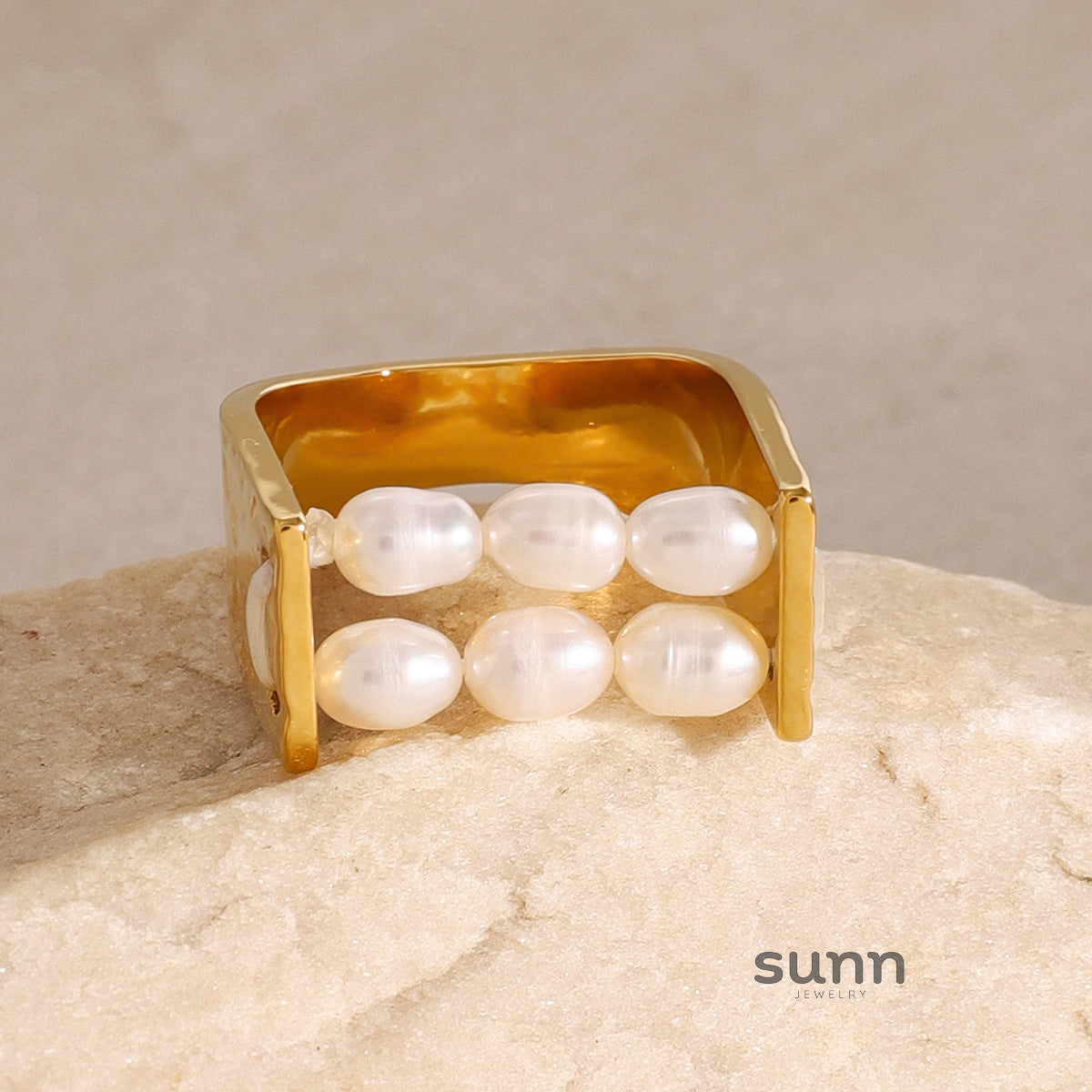 Kaci Pearl Open Gold Ring [V3UNMI7J]