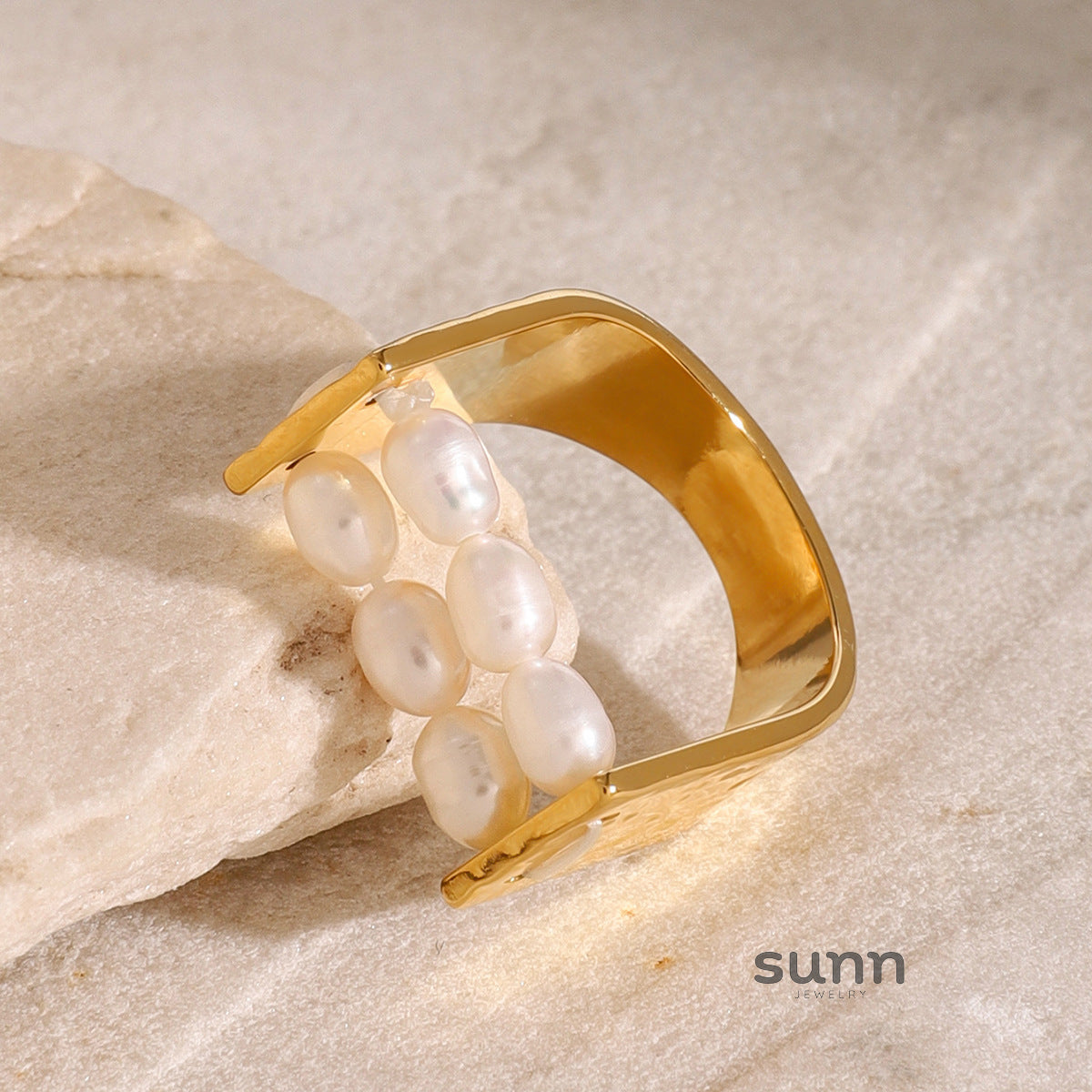 Kaci Pearl Open Gold Ring [Y8BGL9ZU]