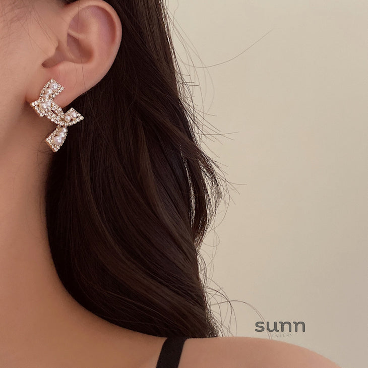 Kahli Luxe Pearl Clip Earrings [07MJK03Y]