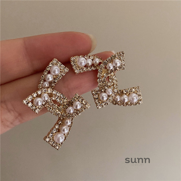 Kahli Luxe Pearl Clip Earrings [E3Y1I3YB]