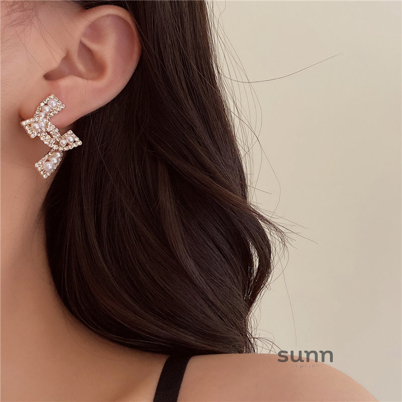 Kahli Luxe Pearl Clip Earrings [8ALU8V9Q]