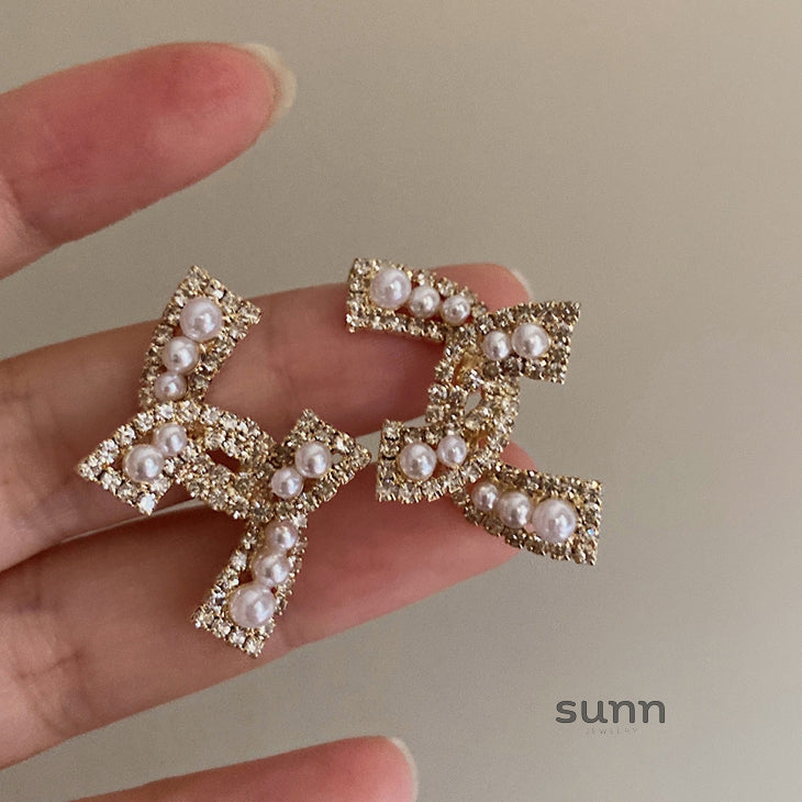 Kahli Luxe Pearl Clip Earrings [PLI8YD6Y]