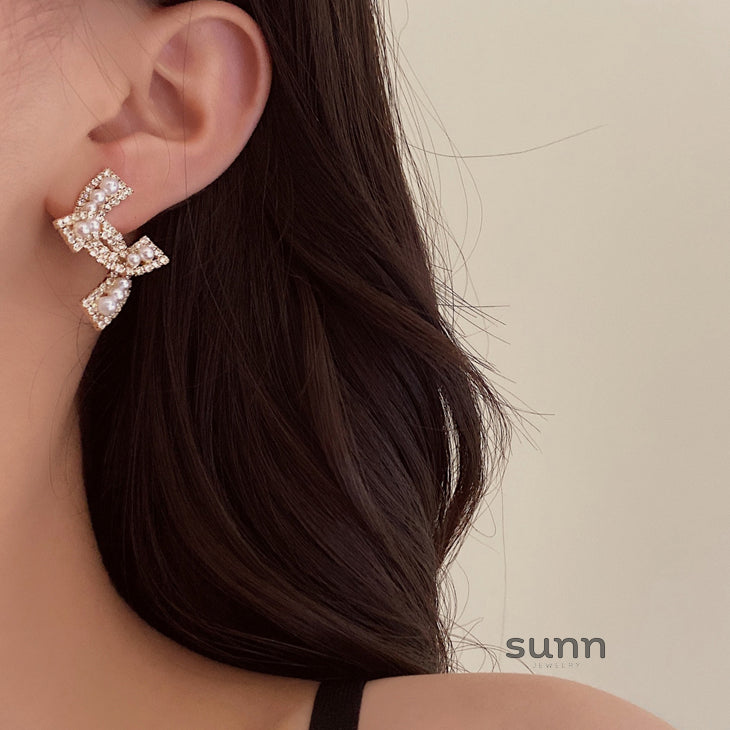 Kahli Luxe Pearl Clip Earrings [C8H0UG4E]