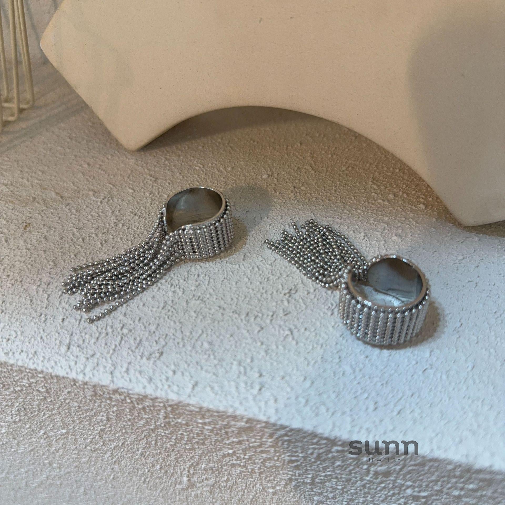 Kaiden Tassel Statement Ring [PVZA85Z2]