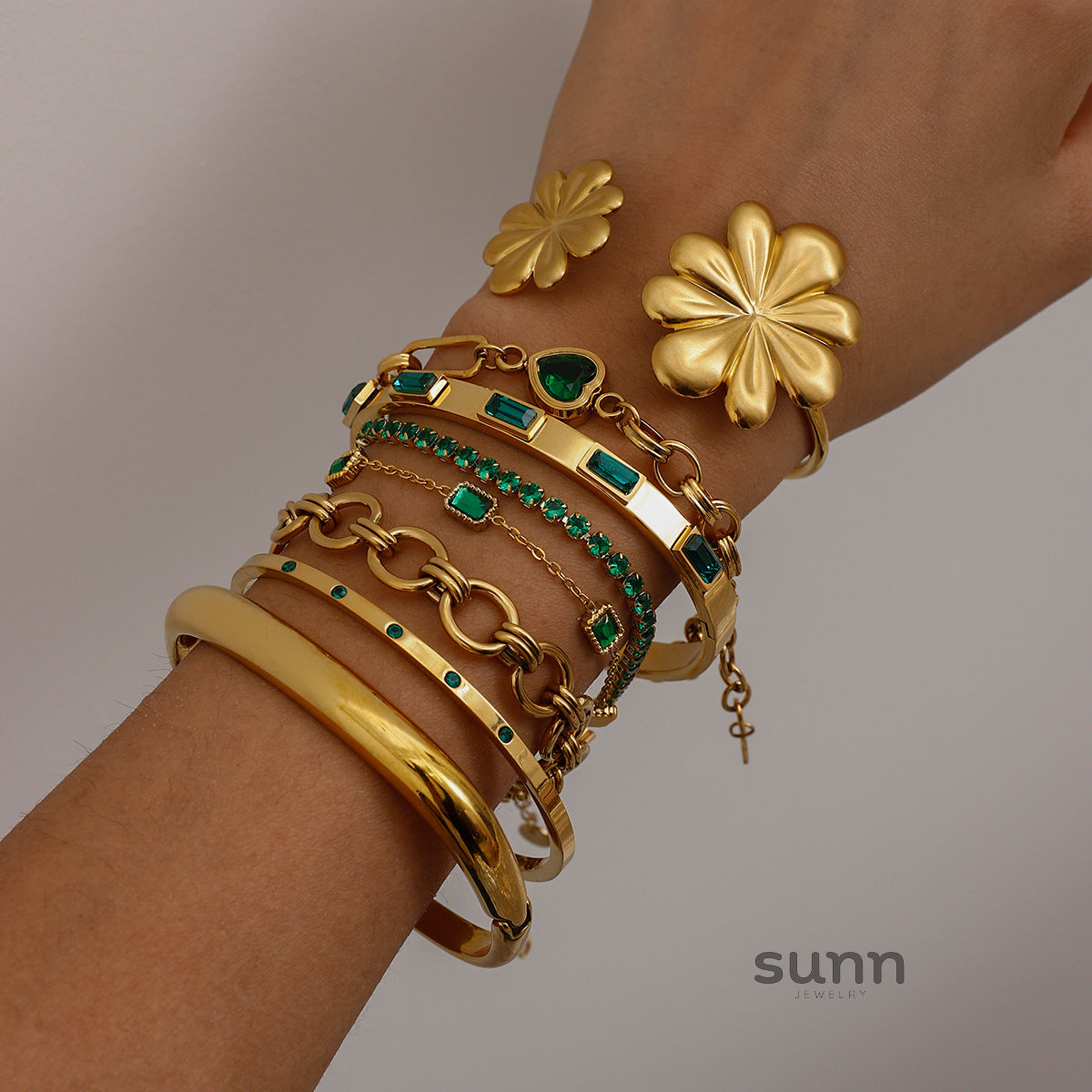 Kailee Zircon Heart Bracelet Set [CAE47XOD]