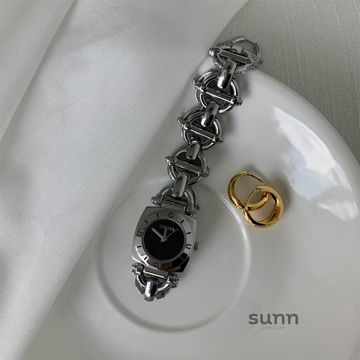 Kaleah Delicate Chain Watch [KBKXCLUI]