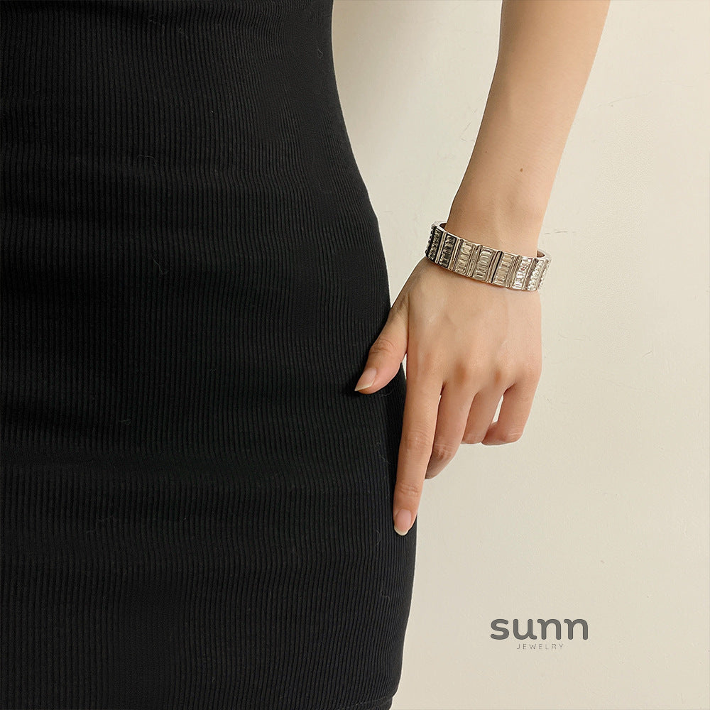 Kaleah Square Zircon Cuff [CARRS4WN]