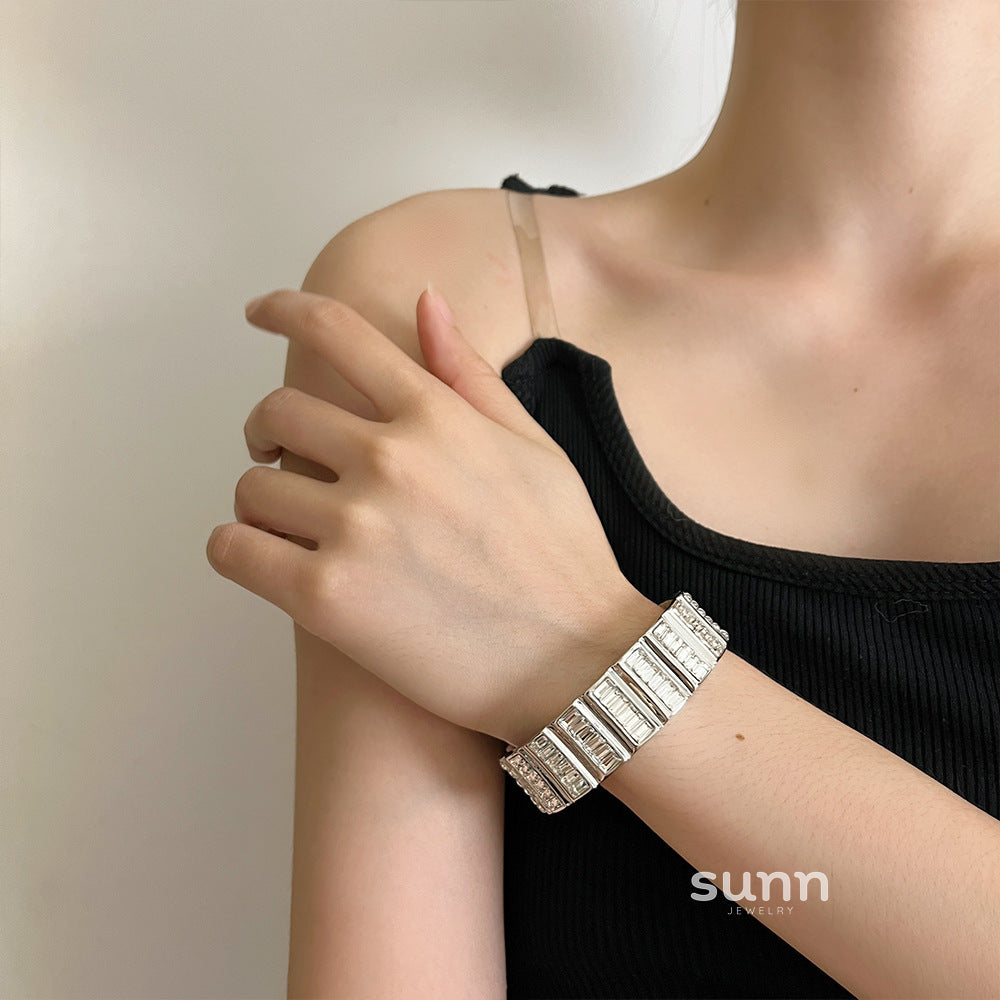 Kaleah Square Zircon Cuff [064T0DN9]