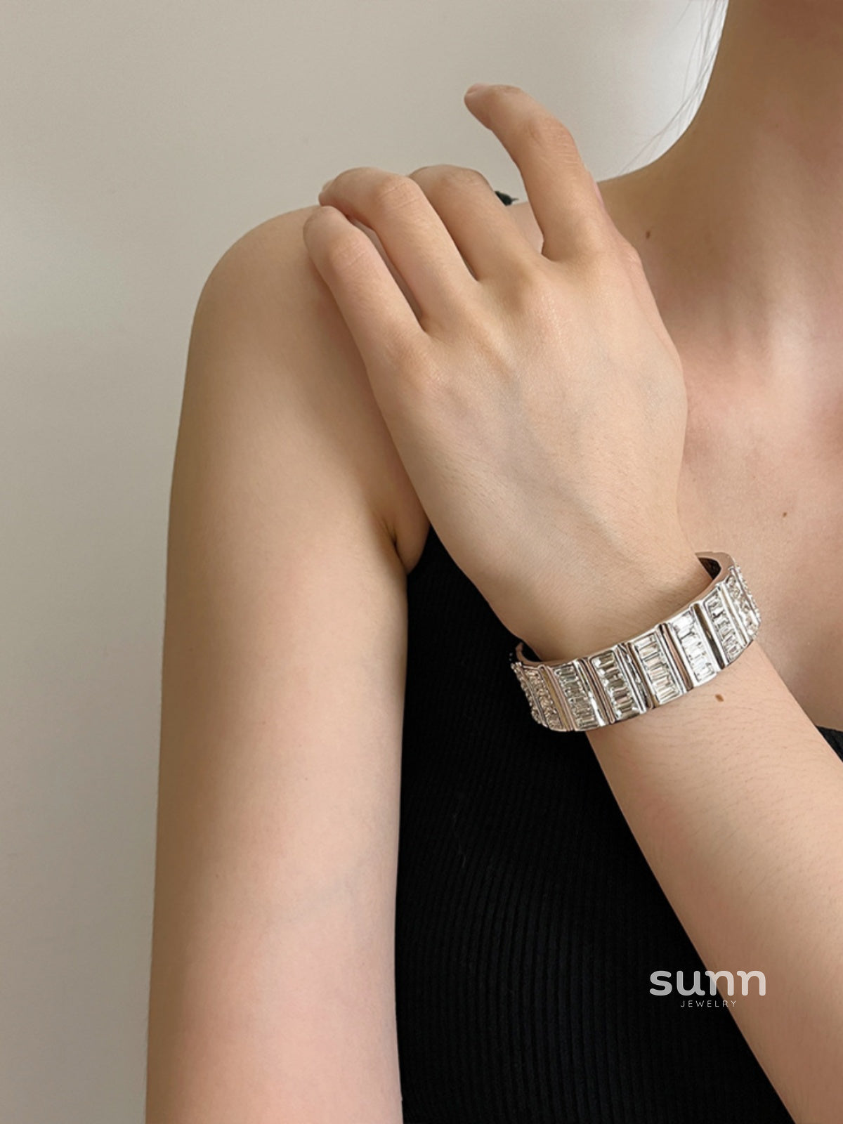 Kaleah Square Zircon Cuff [B9T4WMFR]