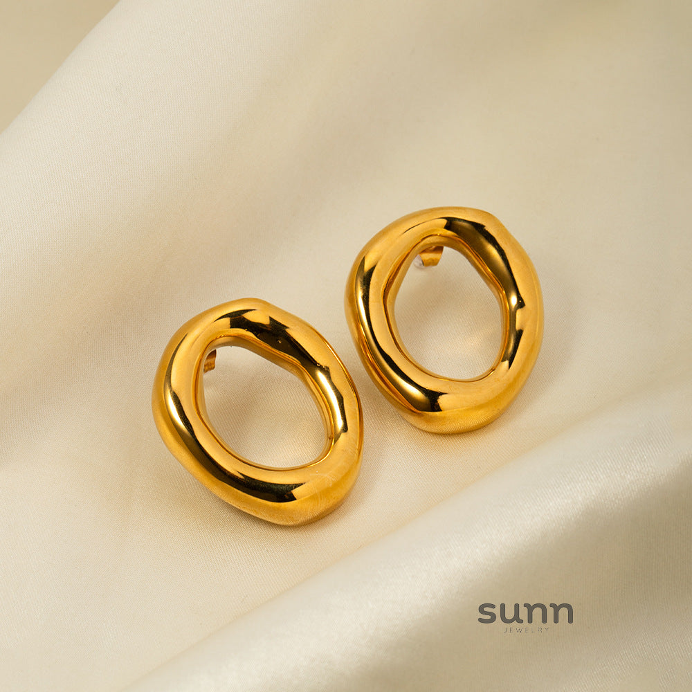 Kalei Gold Hollow Oval Earrings [E42YAW5G]