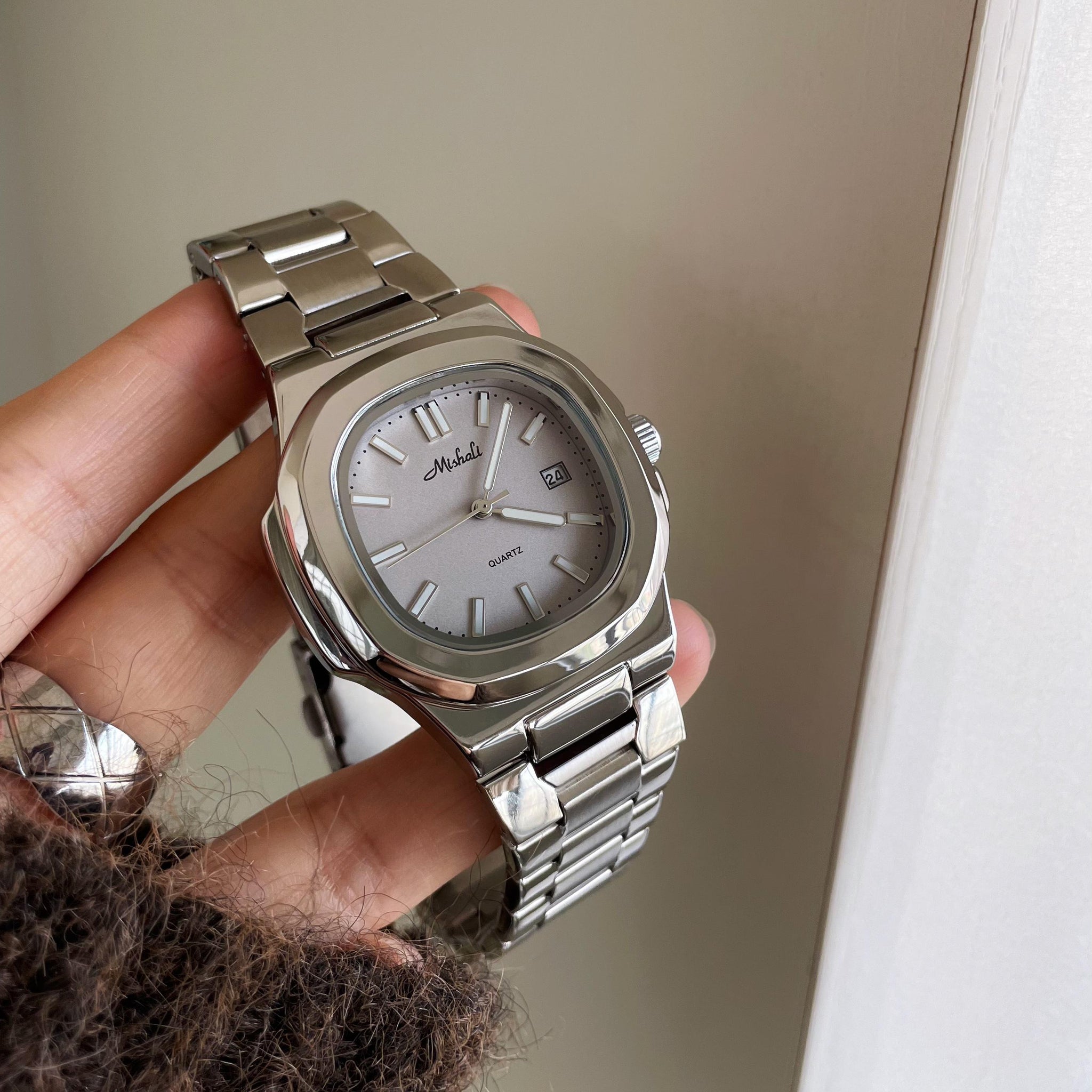Kaley Nautilus-Inspired Watch [VUC47YFI]